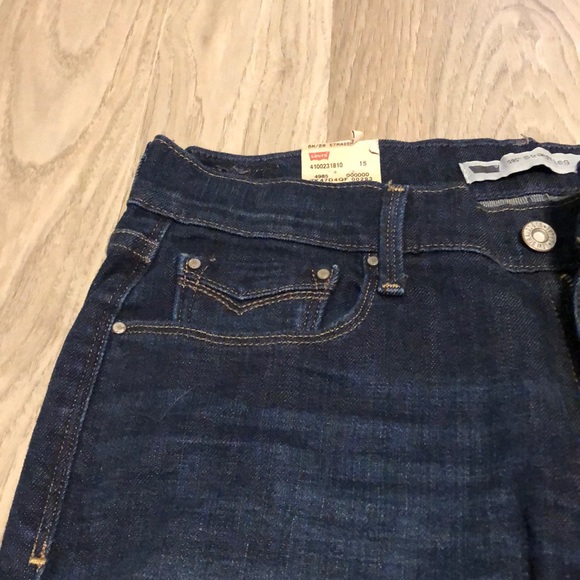 *BNWT* Levi’s jeans straight leg. Size 6M/28 - Picture 2 of 12